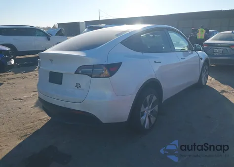2022 Tesla Model Y Long Range Dual Motor All-Wheel Drive z USA, uszkodzony, nr VIN 7SAYGAEE5NF381008